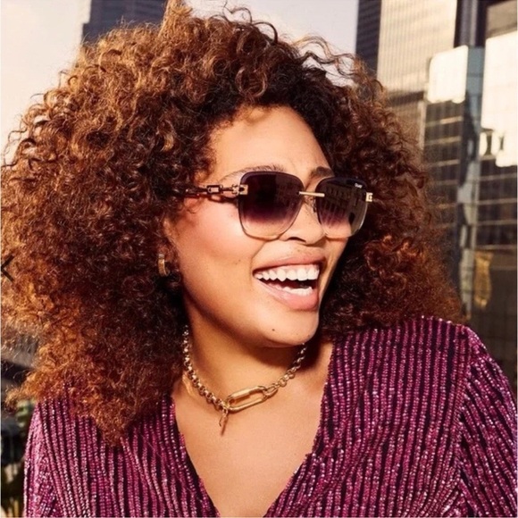 QUAY AUSTRALIA X Saweetie 126 No Cap Sunglasses In Purple
